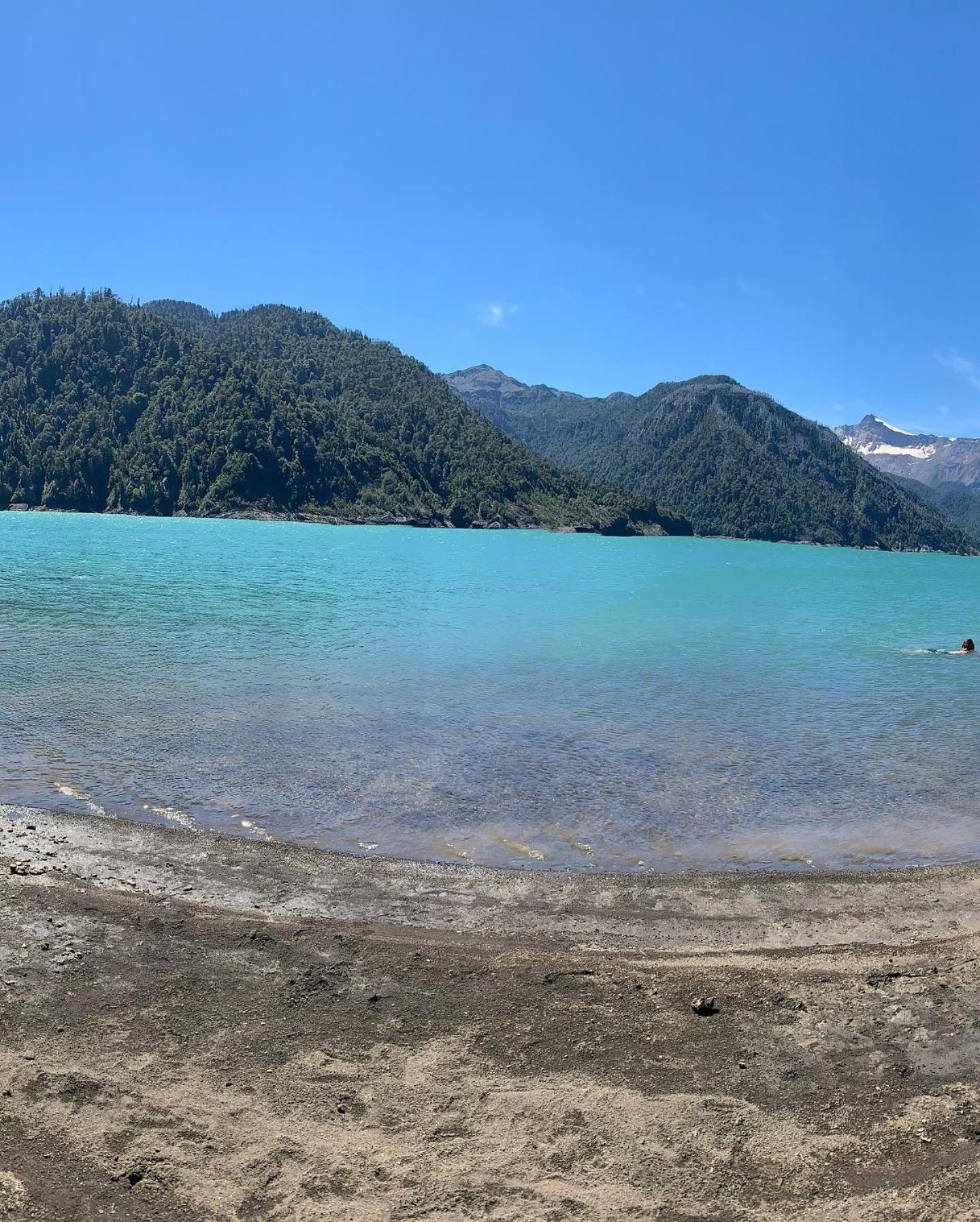 Cabanas & Tinajas Entre Volcanes Hornopiren Εξωτερικό φωτογραφία